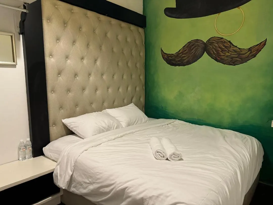 Отель Moustachz Hauze , Georgetown